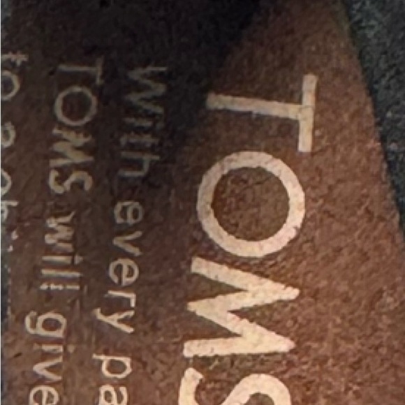 TOMS Majorca Black Suede Perforated Leaf Peep Toe Block Heel Booties Size 7.5 - Picture 14 of 14